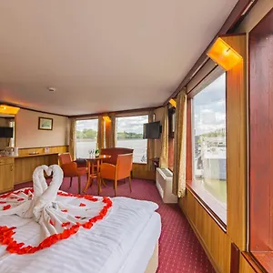 Fortuna Boat Båthotell